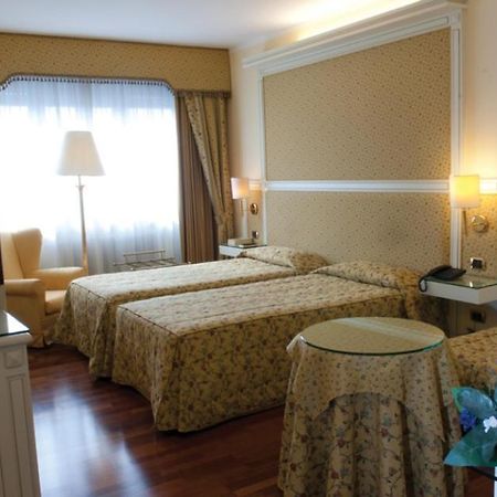 Hotel La Bussola Novara Dış mekan fotoğraf