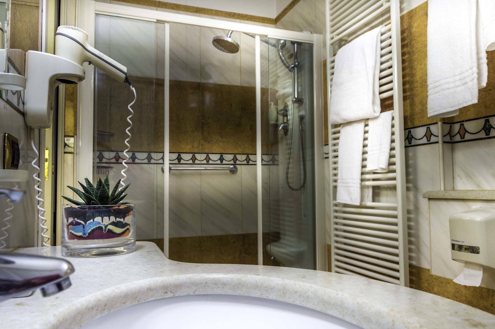 Hotel La Bussola Novara Dış mekan fotoğraf