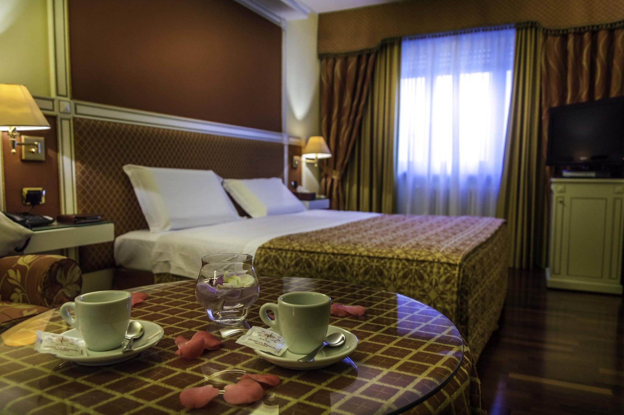Hotel La Bussola Novara Dış mekan fotoğraf