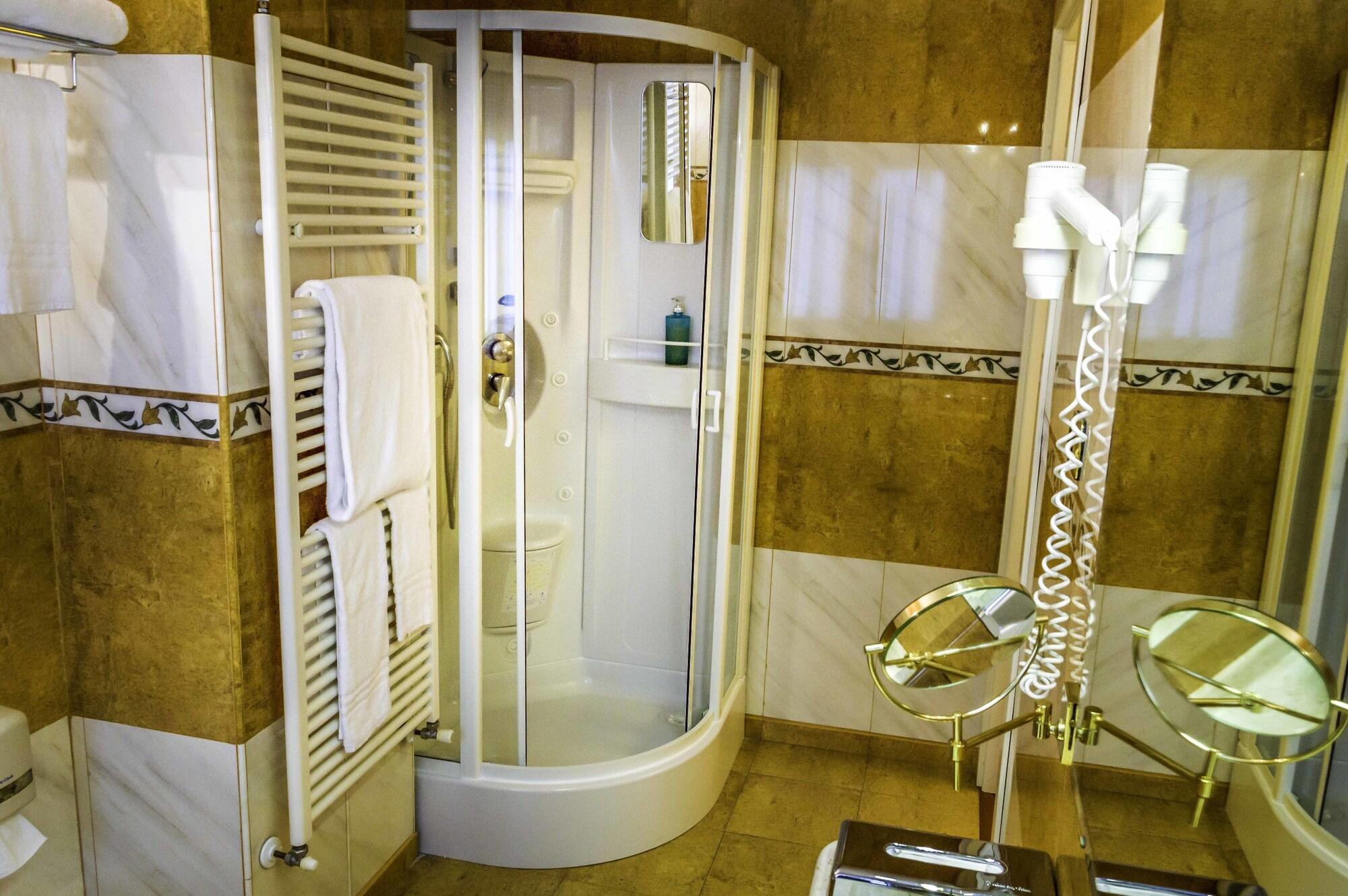 Hotel La Bussola Novara Dış mekan fotoğraf