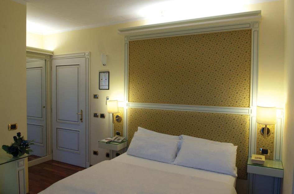 Hotel La Bussola Novara Dış mekan fotoğraf