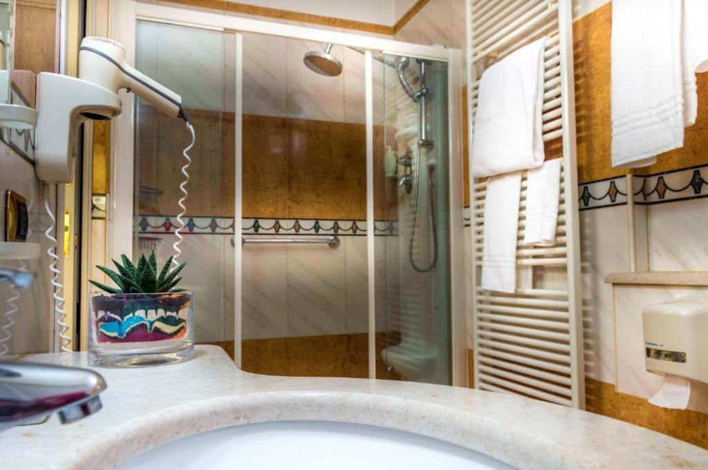 Hotel La Bussola Novara Dış mekan fotoğraf