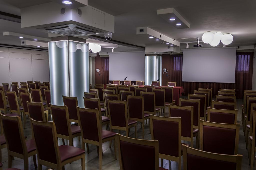 Hotel La Bussola Novara Dış mekan fotoğraf