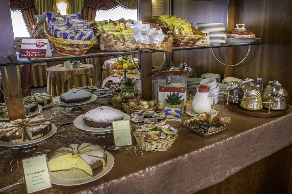Hotel La Bussola Novara Dış mekan fotoğraf