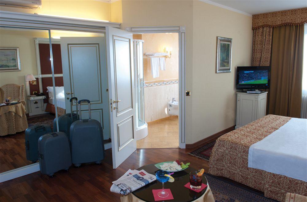 Hotel La Bussola Novara Dış mekan fotoğraf