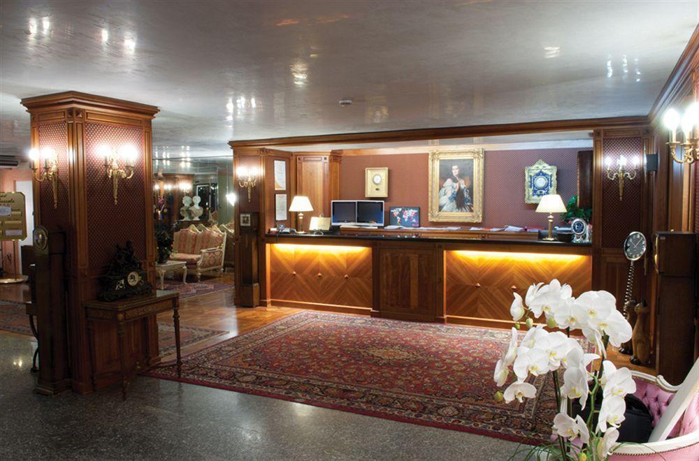 Hotel La Bussola Novara Dış mekan fotoğraf