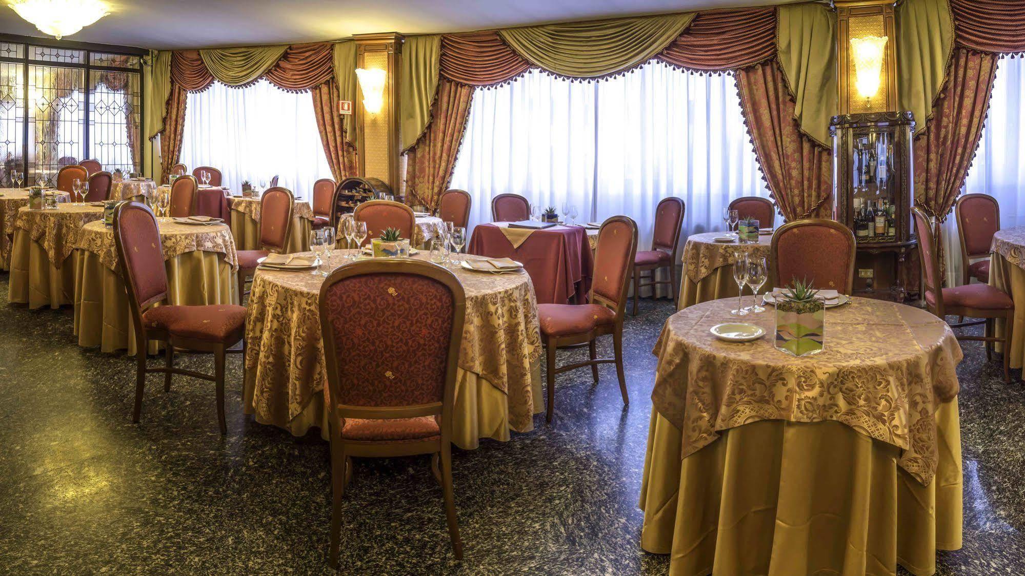 Hotel La Bussola Novara Dış mekan fotoğraf